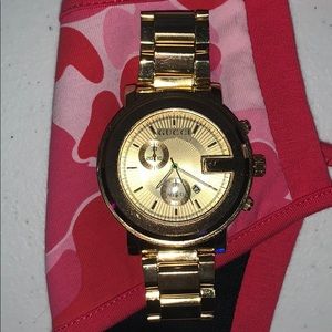 Gucci Watch Gold